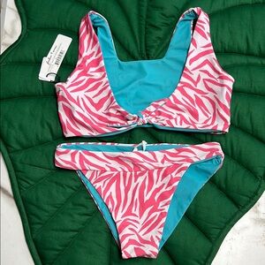 NWT girls feather 4 arrow island hopper reversible bikini. Color: surfari. 14